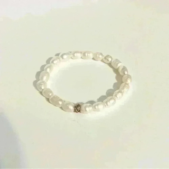 Freshwater Pearl Bracelet with Antiqued Gold Wire Spacer - Picture 1 of 2